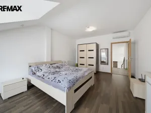 Prodej ubytování, Karlovy Vary, Zámecký vrch, 350 m2