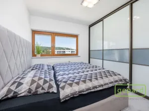 Prodej bytu 3+kk, Mníšek pod Brdy, Ke škole, 73 m2