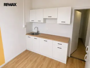 Pronájem bytu 1+kk, Zlín, Javorová, 30 m2