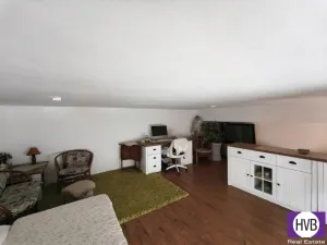 Pronájem obchodního prostoru, Neratovice, nám. Republiky, 55 m2