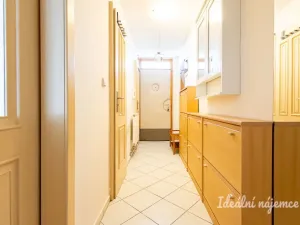 Pronájem bytu 2+kk, Praha, Táboritská, 43 m2