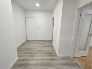 Pronájem bytu 2+1, Praha - Podolí, Podolská, 75 m2