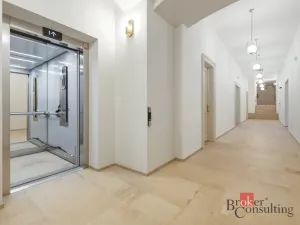 Prodej bytu 1+kk, Jince, Slavíkova, 46 m2