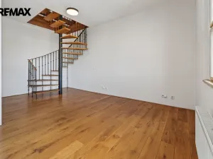 Pronájem bytu 2+kk, Praha - Nové Město, Masarykovo nábřeží, 100 m2
