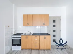 Pronájem bytu 1+1, Milovice, Slepá, 32 m2