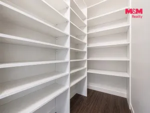 Prodej bytu 4+1, Chomutov, Zengerova, 77 m2