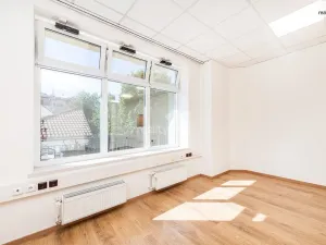 Pronájem kanceláře, Praha - Vršovice, Smolenská, 46 m2