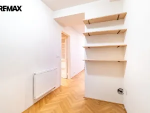 Pronájem bytu 1+kk, Praha - Vinohrady, Lucemburská, 25 m2