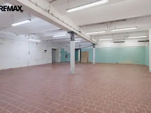 Prodej výrobních prostor, Aš, Mánesova, 2350 m2