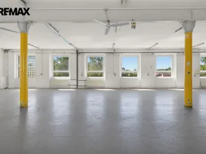 Pronájem výrobních prostor, Aš, Mánesova, 2350 m2