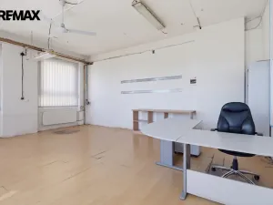 Pronájem výrobních prostor, Aš, Mánesova, 2350 m2