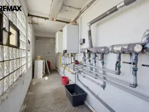 Pronájem výrobních prostor, Aš, Mánesova, 2350 m2
