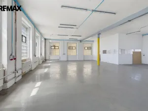 Pronájem výrobních prostor, Aš, Mánesova, 2350 m2