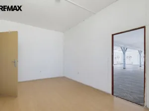 Pronájem výrobních prostor, Aš, Mánesova, 2350 m2