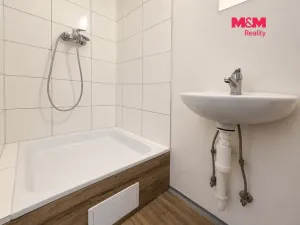 Pronájem, Kostelec nad Černými lesy - Kostelec nad Černými Lesy, náměstí Smiřických, 15 m2