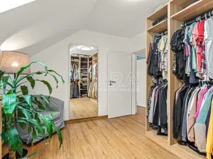 Prodej rodinného domu, Kamenice - Ládví, Lužní, 131 m2