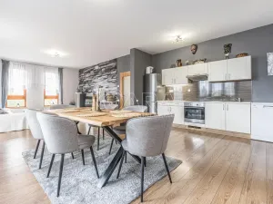 Prodej bytu 4+kk, Slaný, Kybalova, 117 m2