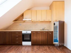 Pronájem bytu 2+kk, Staré Město, Hradišťská, 37 m2