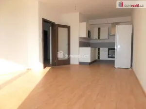 Pronájem bytu 2+kk, Praha, Hlučkova, 63 m2