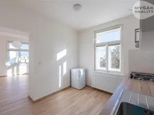 Pronájem bytu 2+kk, Praha - Břevnov, Zúžená, 30 m2