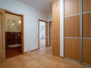 Prodej bytu 2+kk, Praha - Čakovice, Rýnská, 60 m2