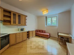 Prodej bytu 2+1, Praha - Smíchov, Na Březince, 81 m2