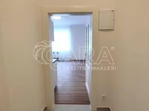 Pronájem bytu 1+kk, Praha - Libeň, Lindnerova, 32 m2