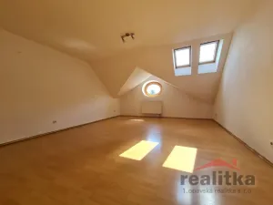Pronájem bytu 2+kk, Opava - Předměstí, Vyhlídalova, 62 m2
