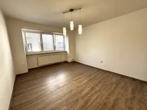 Pronájem bytu 1+1, Hulín, nám. Míru, 45 m2