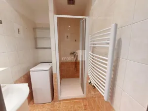 Prodej bytu 2+1, Pardubice - Zelené Předměstí, náměstí Dukelských hrdinů, 57 m2