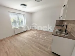 Pronájem bytu 1+kk, Otrokovice, Moravní, 26 m2