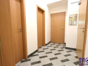 Pronájem kanceláře, Praha - Smíchov, Bozděchova, 38 m2