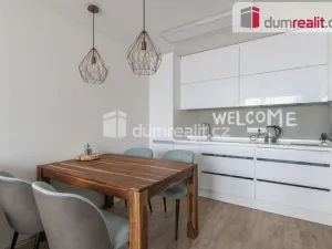 Pronájem bytu 2+kk, Praha - Prosek, Pískovcová, 50 m2