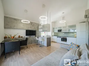 Prodej bytu 2+kk, Praha, Pastevců, 54 m2