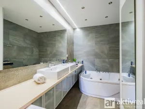 Prodej bytu 2+kk, Praha, Pastevců, 54 m2