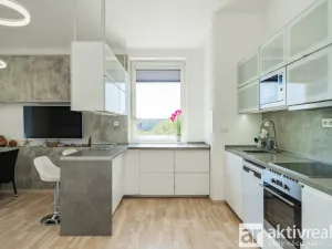 Prodej bytu 2+kk, Praha, Pastevců, 54 m2
