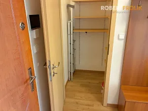 Pronájem bytu 1+kk, Praha - Libeň, Nad Okrouhlíkem, 48 m2