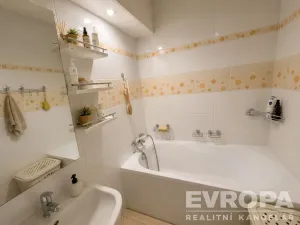 Prodej rodinného domu, Chodová Planá, Sadová, 180 m2