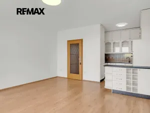 Prodej bytu 2+kk, Praha - Strašnice, Názovská, 60 m2