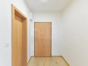 Pronájem bytu 1+kk, Praha - Čakovice, Tryskovická, 33 m2