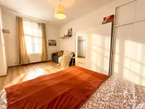 Pronájem bytu 2+kk, Praha - Břevnov, Bělohorská, 38 m2