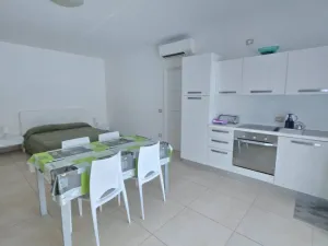 Prodej bytu 1+kk, Viale della Vittoria,Zona Mare,, 47 m2