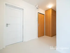 Pronájem bytu 3+kk, Praha - Žižkov, Lupáčova, 62 m2