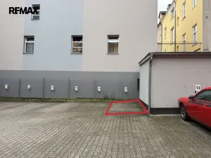 Pronájem garážového stání, Karlovy Vary, Moskevská, 13 m2