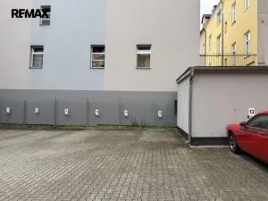 Pronájem garážového stání, Karlovy Vary, Moskevská, 13 m2