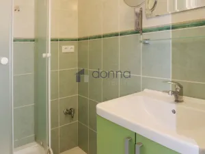 Pronájem bytu 1+kk, Praha, Pirinská, 30 m2