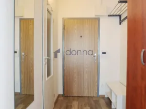 Pronájem bytu 1+kk, Praha, Pirinská, 30 m2