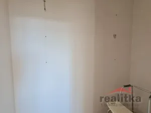 Prodej bytu 2+1, Opava - Kateřinky, Černá, 44 m2