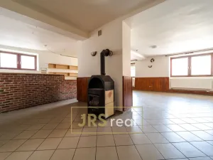 Prodej činžovního domu, Popice, 498 m2