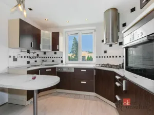 Prodej bytu 2+1, Tmaň, Sídliště, 49 m2